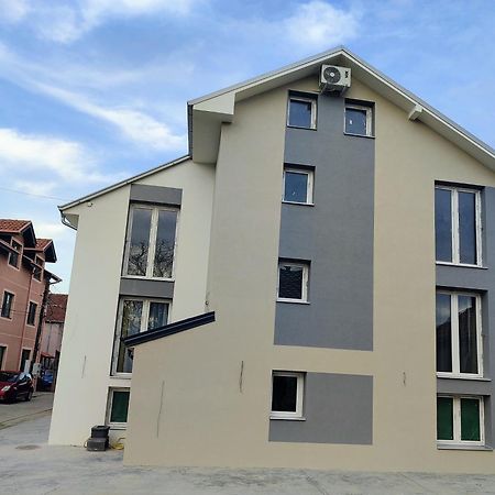 Ni Apartmani Hub מראה חיצוני תמונה