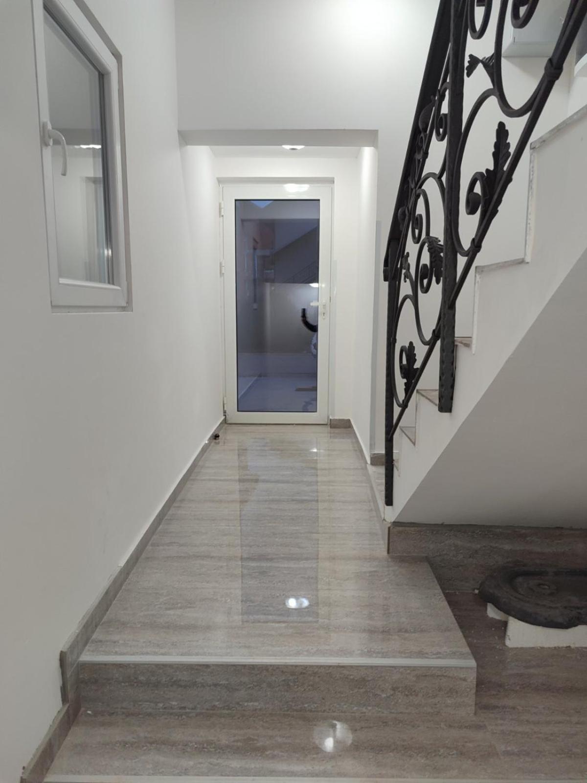 Ni Apartmani Hub מראה חיצוני תמונה